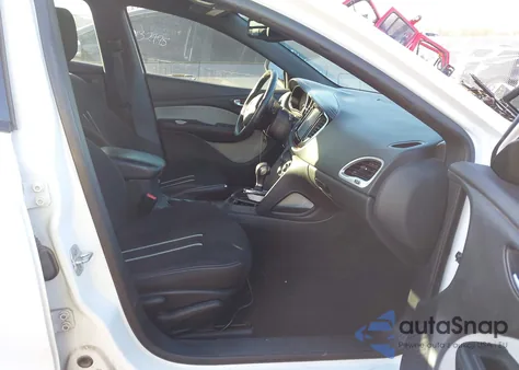 2014 Dodge Dart Sxt z USA, uszkodzony, nr VIN 1C3CDFBB6ED790931